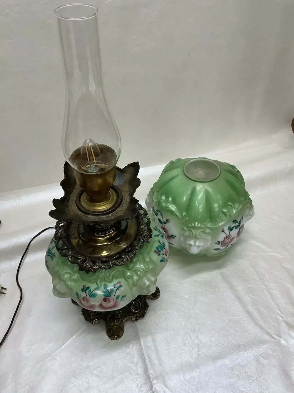 Vintage Gone With The Wind Parlor Lamp Lion Head Relief Hand-Painted Roses